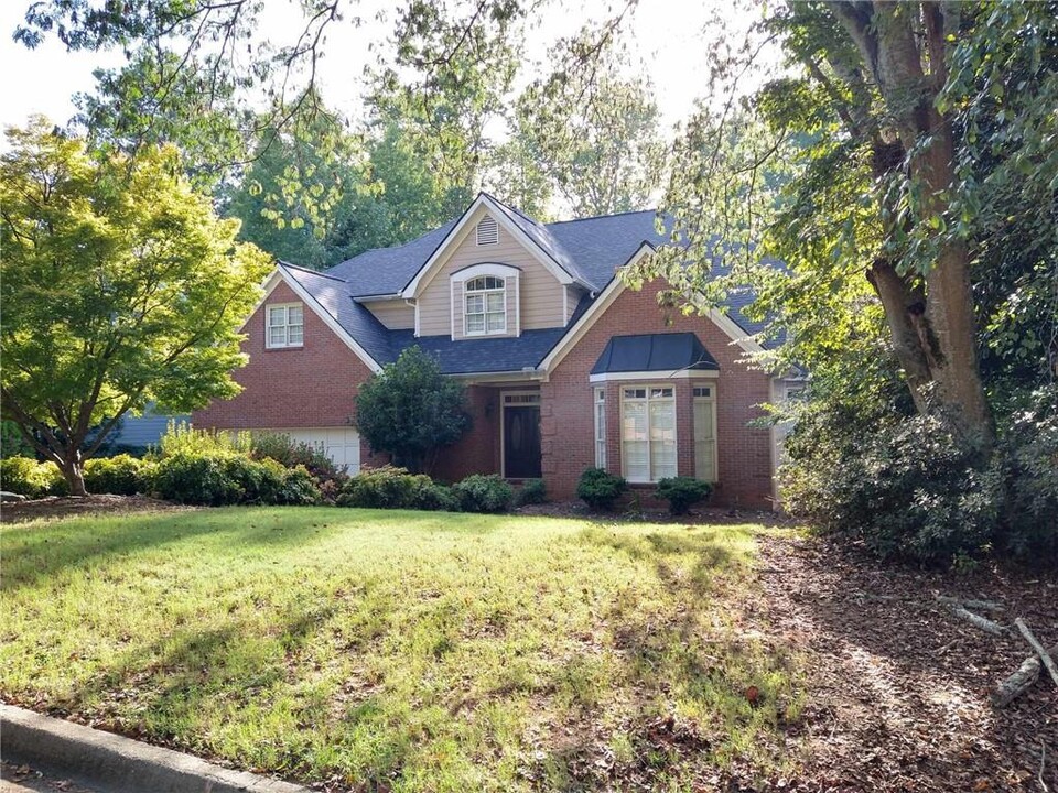 6215 Bannerhorn Run in Alpharetta, GA - Foto de edificio