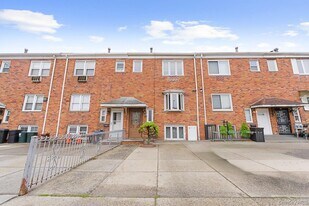69-16 Eliot Ave in Queens, NY - Building Photo