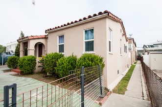 1417 17th St in Santa Monica, CA - Building Photo - Building Photo