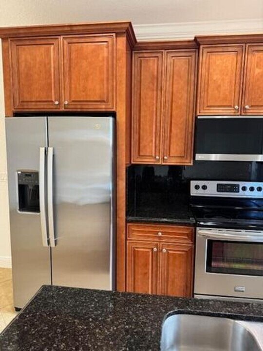 3201 John's Pl in Palm Springs, FL - Building Photo