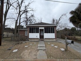 1247 Carr Ave in Savannah, GA - Building Photo