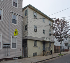 249 E Kinney St in Newark, NJ - Building Photo