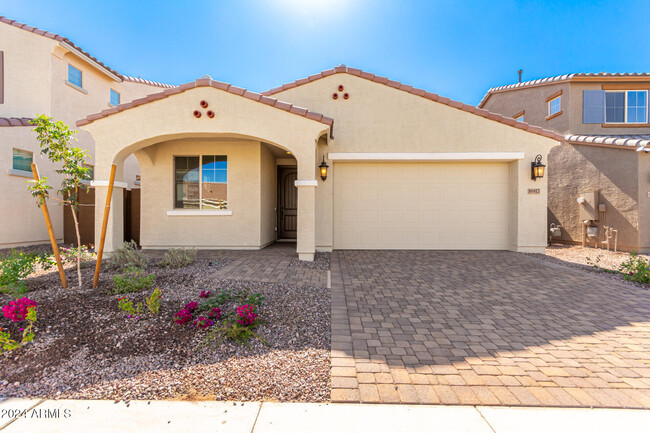 8917 W Orange Dr in Glendale, AZ - Foto de edificio - Building Photo