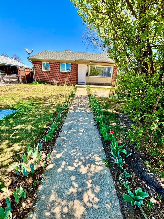 property at 3556 Fairfax St