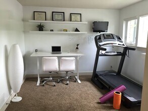 1247 W 75th St in Cleveland, OH - Foto de edificio - Building Photo