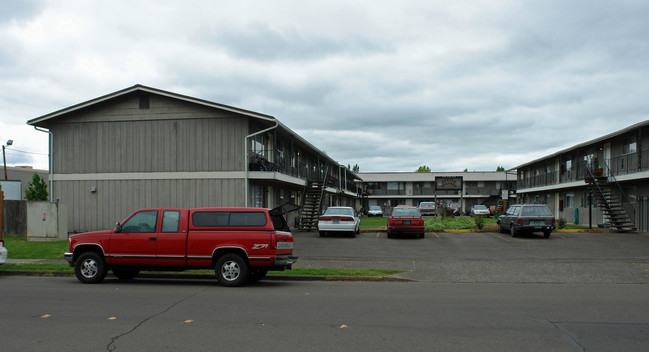 Benton Village in Corvallis, OR - Foto de edificio - Building Photo