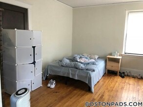 349 Pleasant St in Malden, MA - Foto de edificio - Building Photo