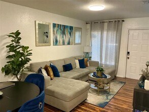 2262 SW 87th Terrace in Miramar, FL - Building Photo - Building Photo