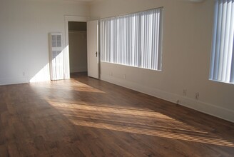 SeaGlass Apartments in Long Beach, CA - Building Photo - Interior Photo