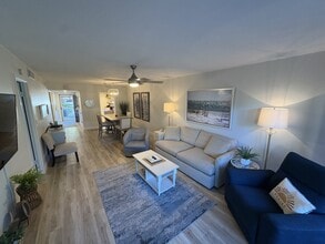 512 W Venice Ave in Venice, FL - Building Photo - Building Photo