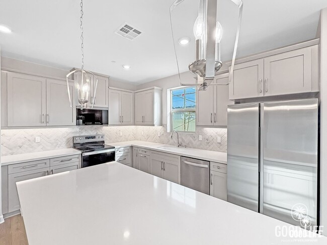 property at 2085 Woolem Pl