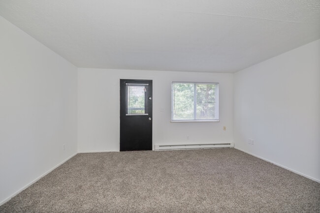 634 Properties – Ohio in Youngstown, OH - Building Photo - Interior Photo
