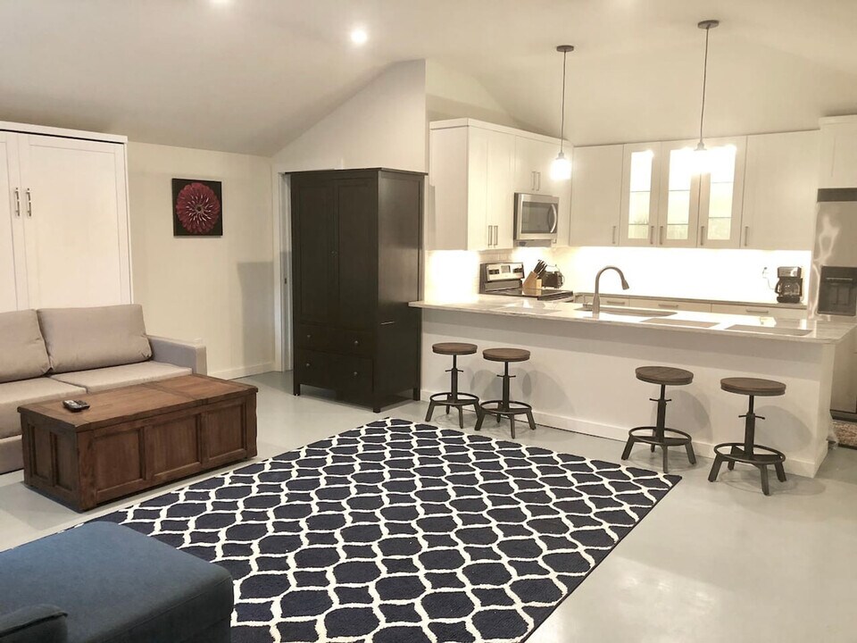 1929 NW 7th Ln in Gainesville, FL - Foto de edificio