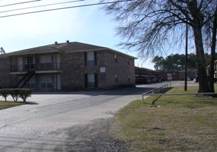 Stagecoach West Apartments in Lumberton, TX - Building Photo