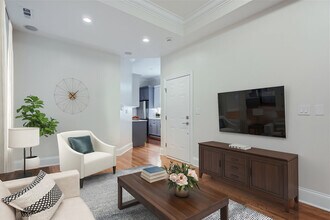 1502 N Hudson Ave, Unit 3 in Chicago, IL - Foto de edificio - Building Photo