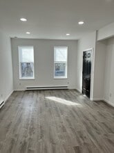 303 Hudson Ave, Unit 2 in Albany, NY - Foto de edificio - Building Photo