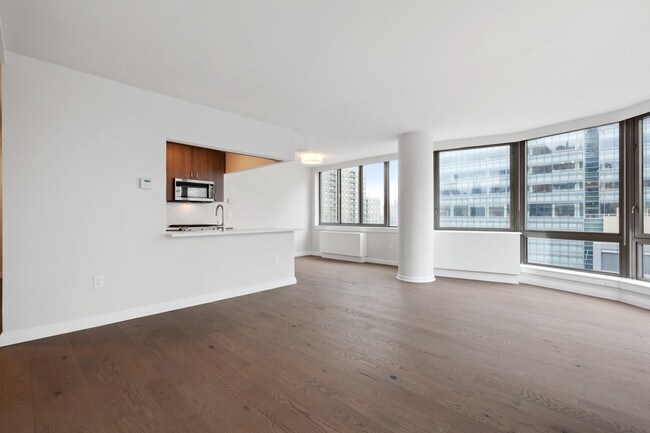 The Lanthian in New York, NY - Building Photo - Building Photo