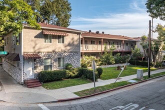 320 E Del Mar Blvd in Pasadena, CA - Foto de edificio - Building Photo