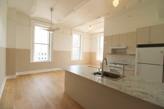 30 W Broad St in Rochester, NY - Building Photo - Building Photo