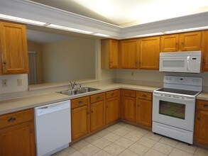 1722 Wakefield Dr in Brandon, FL - Building Photo - Building Photo