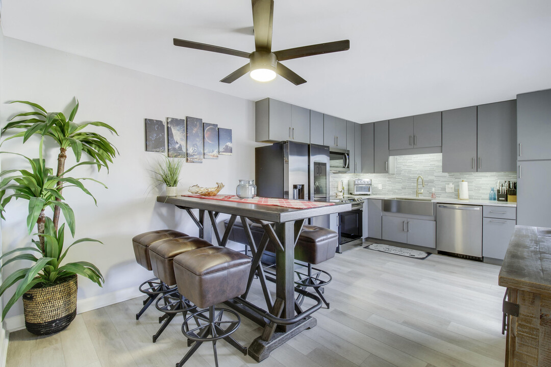 912 9th Ct in Palm Beach Gardens, FL - Building Photo