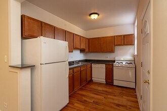 635.5 W Cornelia Ave in Chicago, IL - Building Photo - Building Photo