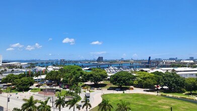 253 NE 2nd St, Unit 1004 in Miami, FL - Building Photo - Building Photo