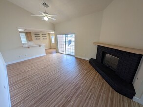 6332 Sierra Pines Ct in Las Vegas, NV - Building Photo - Building Photo