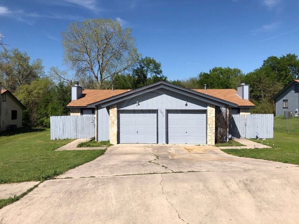 4203 Water St in Killeen, TX - Building Photo