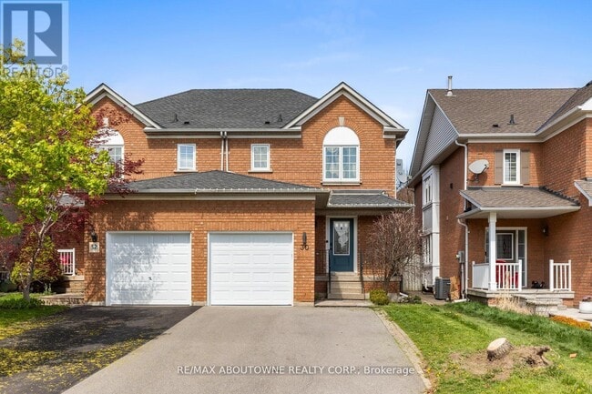 30 Harnesworth Crescent in Hamilton, ON - Building Photo - Building Photo