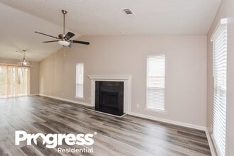 7943 Taylor Cir in Riverdale, GA - Foto de edificio - Building Photo