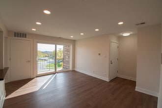 14949 Lake View Dr in Orland Park, IL - Building Photo - Building Photo