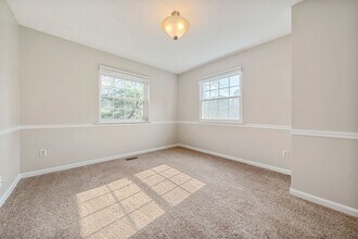 18 Treeline Dr in Durham, NC - Building Photo - Building Photo