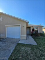 3820 SW 16th Pl in Cape Coral, FL - Building Photo