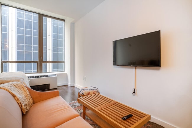 95 Wall St in New York, NY - Building Photo - Building Photo
