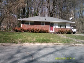 150 Bernard Ct in Danville, VA - Building Photo