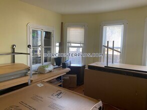 52 Crescent Ave in Boston, MA - Building Photo - Building Photo