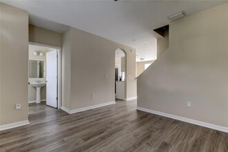 10037 Bradwell Pl in Tampa, FL - Building Photo - Building Photo