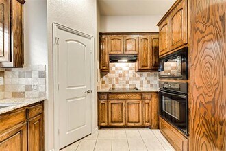 204 Dancing Light Ln in Red Oak, TX - Building Photo - Building Photo