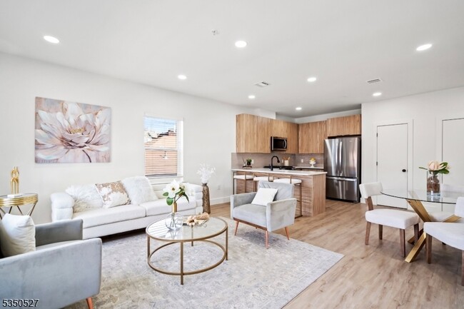 property at 310 W Jersey St