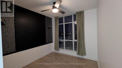 9471 Yonge St in Richmond Hill, ON - Building Photo - Building Photo