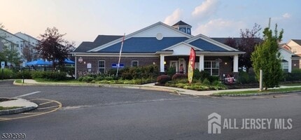 532 Great Beds Ct in Perth Amboy, NJ - Building Photo - Building Photo