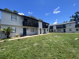 3750-3758 Lora St in Ft. Myers, FL - Building Photo