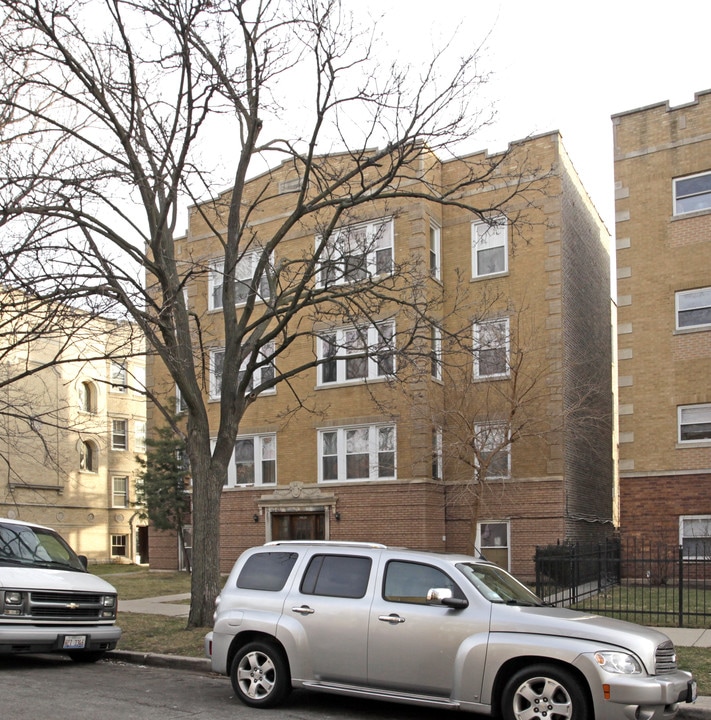 6121-6123 N Claremont Ave in Chicago, IL - Building Photo