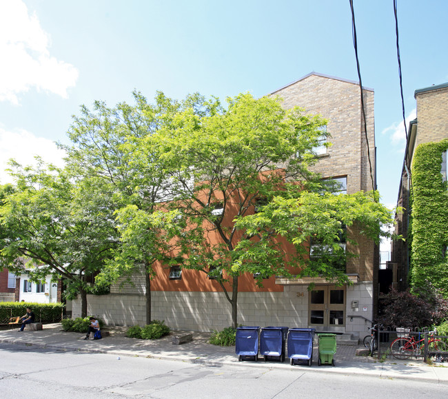 34 Claremont St in Toronto, ON - Building Photo - Primary Photo