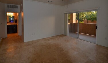 16013 S Desert Foothills Pky, Unit 1126 in Phoenix, AZ - Foto de edificio - Building Photo