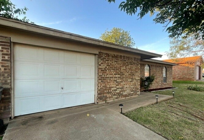 2714 Tampico Dr in Wichita Falls, TX - Building Photo