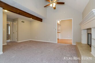 9336 Greenway Ln in Lenexa, KS - Building Photo - Building Photo