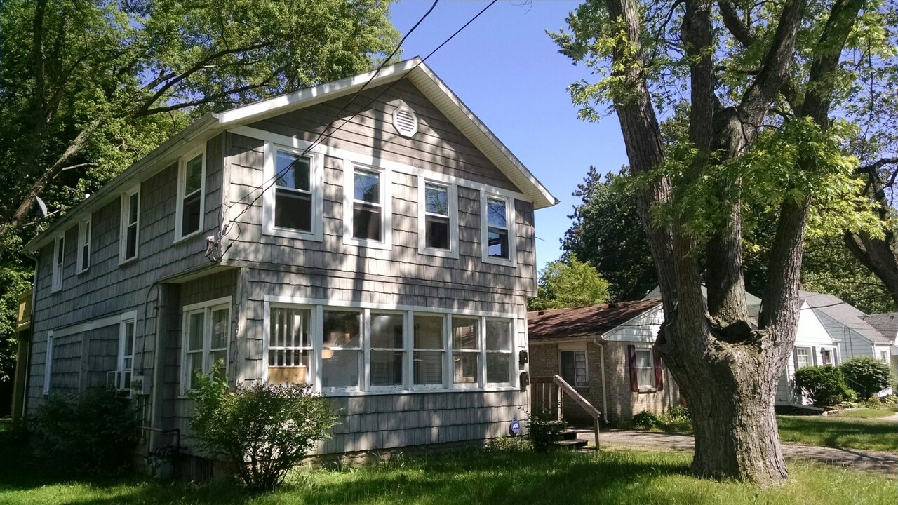 1834 Harlan Rd in Toledo, OH - Building Photo