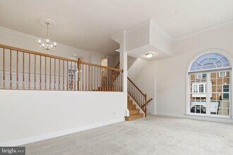 21770 Ladyslipper Sq in Ashburn, VA - Building Photo - Building Photo